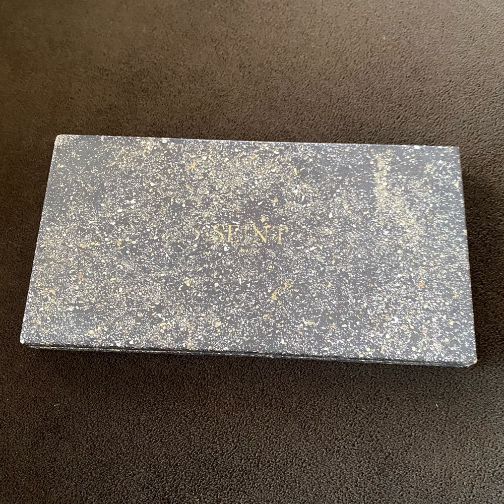 SEINT makeup palette
